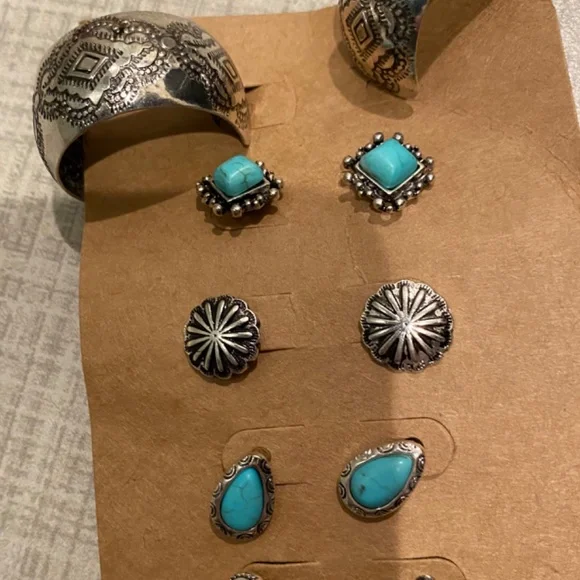 Brand new Turquoise Western earrings set - Picture 3 of 4